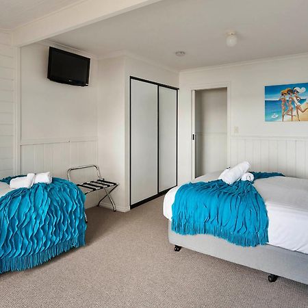 Kingfisher Cottage Beachfront At The Binalong Bay Екстериор снимка