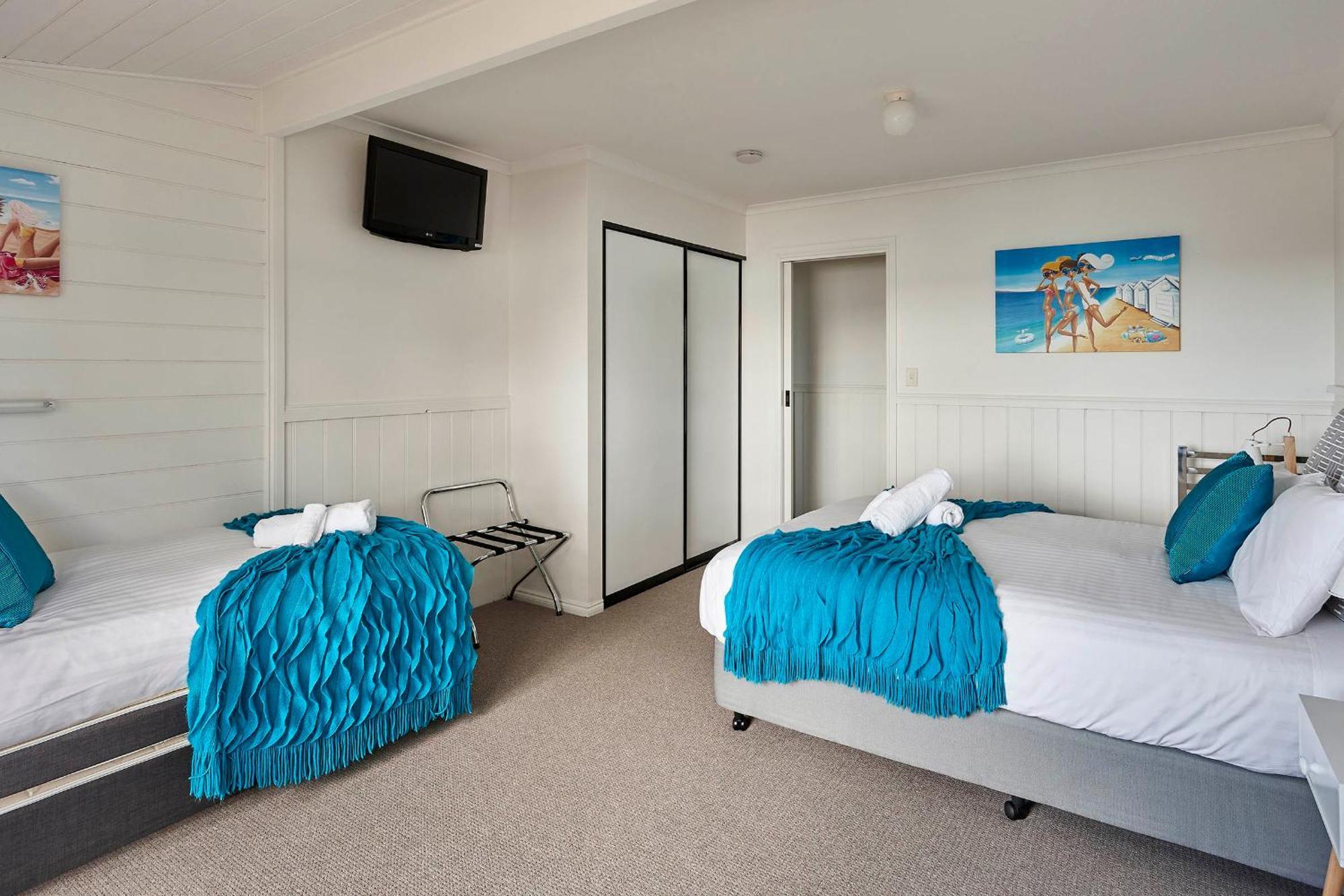 Kingfisher Cottage Beachfront At The Binalong Bay Екстериор снимка